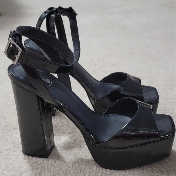 B2 "Riley" Heels - Picture 3 of 5